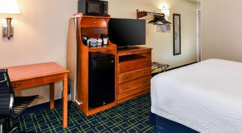 SureStay Hotel by Best Western Ontario Airport image 36