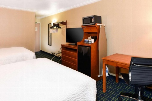 SureStay Hotel by Best Western Ontario Airport image 46