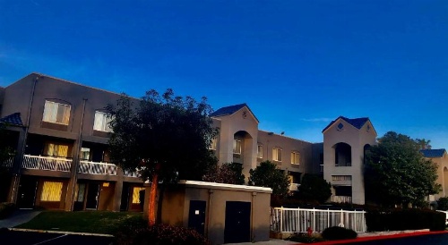 SureStay Hotel by Best Western Ontario Airport image 5